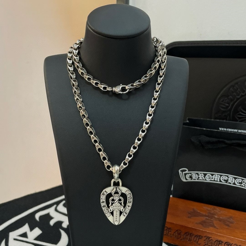 Ch*0me He**ts necklaces